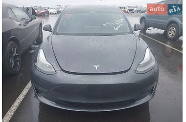 Tesla Model 3  2023