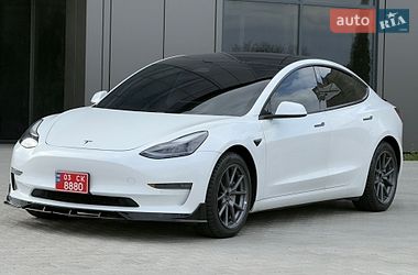 Tesla Model 3  2021