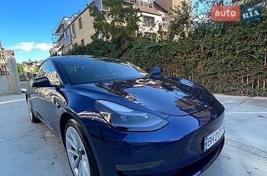 Tesla Model 3  2021
