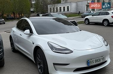 Tesla Model 3  2019