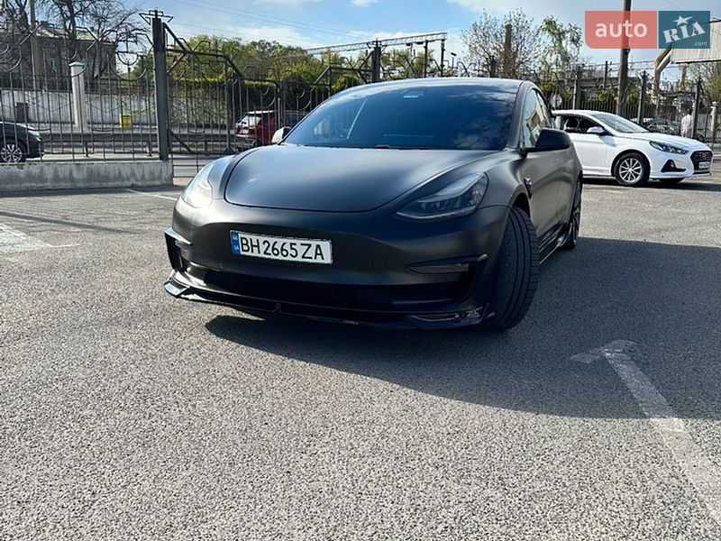 Седан Tesla Model 3 2019 в Одессе