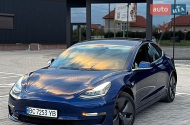 Tesla Model 3  2019