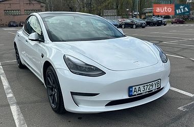 Tesla Model 3  2021