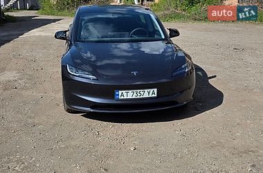 Tesla Model 3  2025
