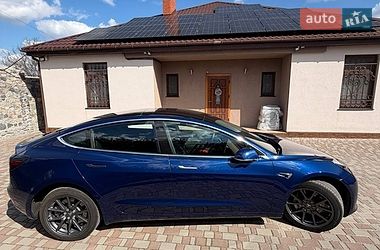 Tesla Model 3  2018