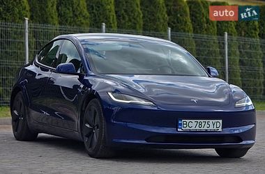 Tesla Model 3  2024