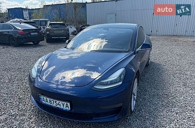 Tesla Model 3  2018