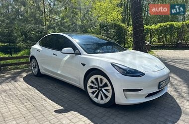 Tesla Model 3  2021