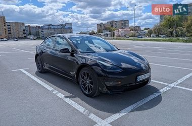 Tesla Model 3  2022