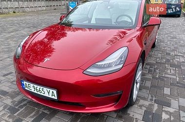 Tesla Model 3  2020