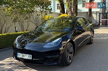 Tesla Model 3  2022