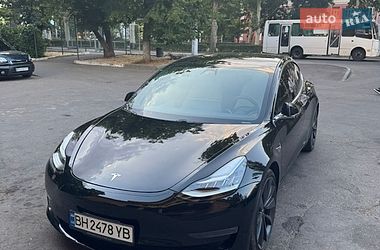 Tesla Model 3  2020