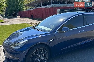 Tesla Model 3  2020