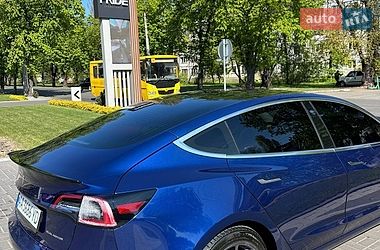 Tesla Model 3  2020
