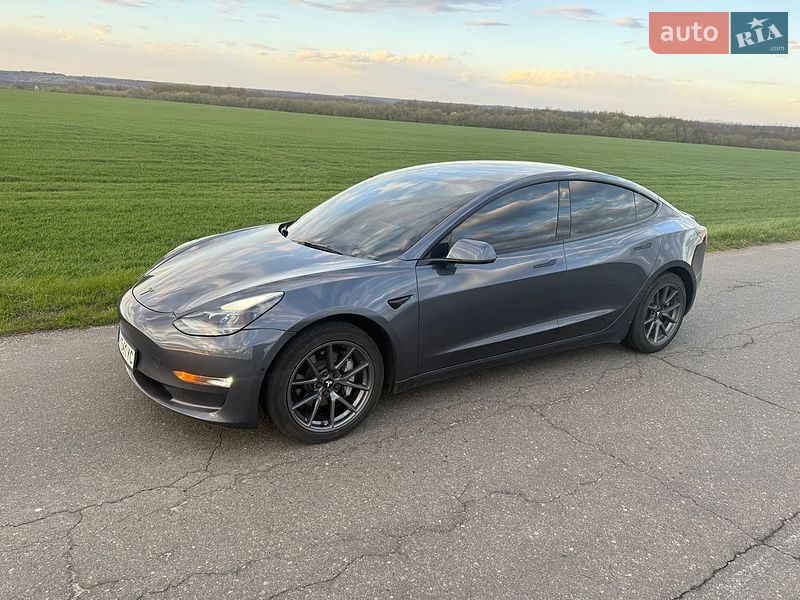 Tesla Model 3 2022