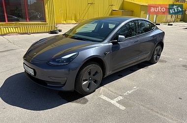 Tesla Model 3  2022