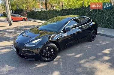Tesla Model 3  2019