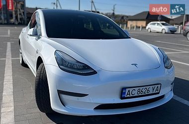 Tesla Model 3  2019
