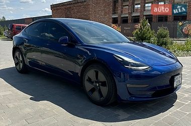 Tesla Model 3  2022