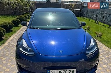 Tesla Model 3  2022