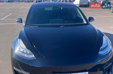 Tesla Model 3  2019
