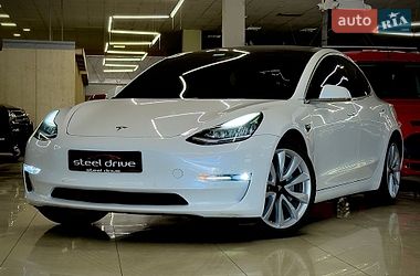 Tesla Model 3  2019