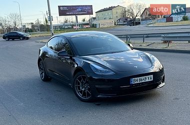 Tesla Model 3  2020