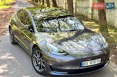 Tesla Model 3  2021