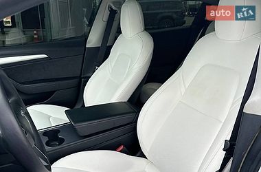 Седан Tesla Model 3 2021 в Чернігові