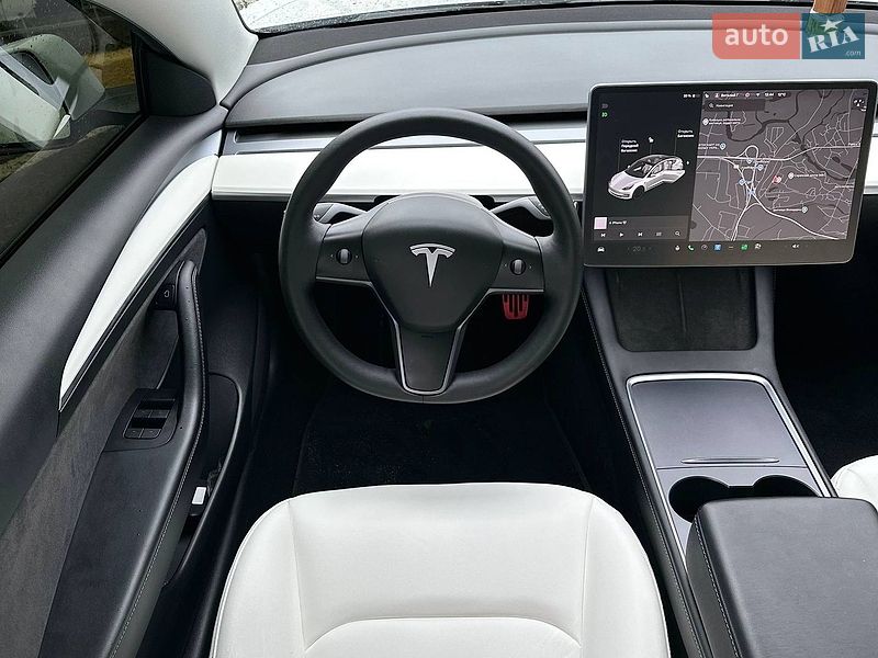 Седан Tesla Model 3 2021 в Чернігові