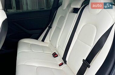 Седан Tesla Model 3 2021 в Чернігові