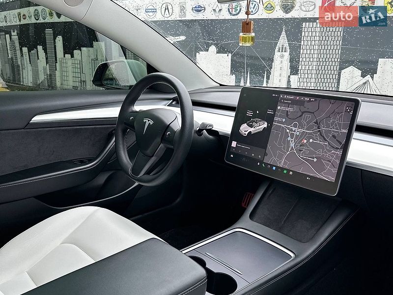 Седан Tesla Model 3 2021 в Чернігові