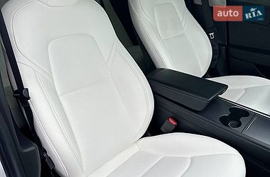 Седан Tesla Model 3 2021 в Чернігові