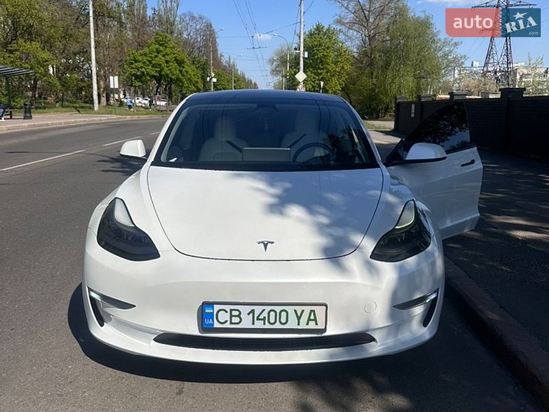 Седан Tesla Model 3 2021 в Чернігові