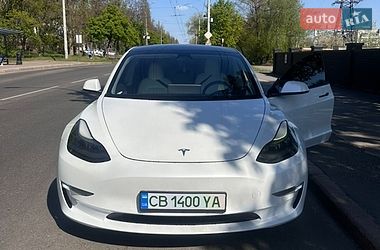 Tesla Model 3  2021