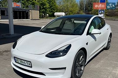 Tesla Model 3  2023