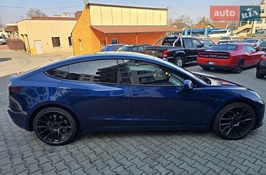 Tesla Model 3  2019