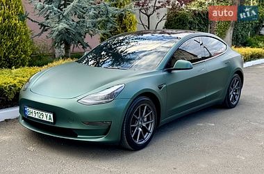 Tesla Model 3  2023