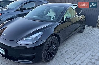 Tesla Model 3  2022