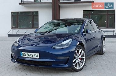 Tesla Model 3  2020