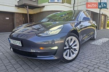 Tesla Model 3  2019