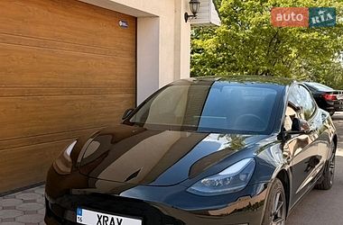 Tesla Model 3  2022