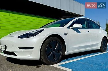 Tesla Model 3  2019