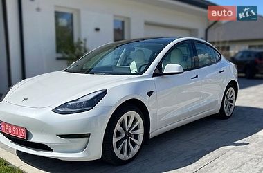 Tesla Model 3  2020