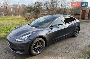Tesla Model 3  2020