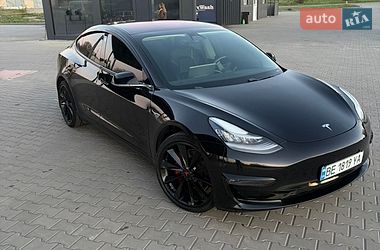 Tesla Model 3  2018