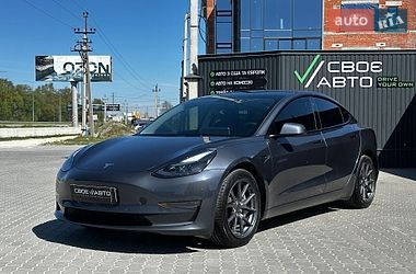 Tesla Model 3  2022