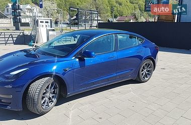 Tesla Model 3  2022