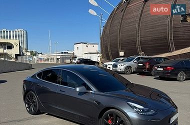 Tesla Model 3  2020