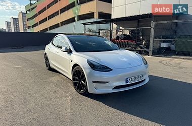Tesla Model 3  2021